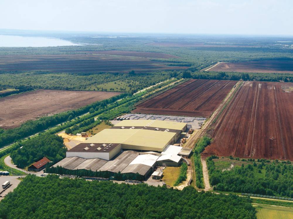  Europas größtes Blumenerde-Werk